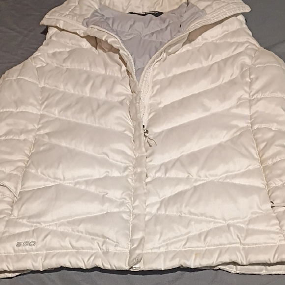 The North Face White Quilted Vest - Picture 4 of 5